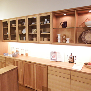 飛騨産業 東京ショールーム　オーダーキャビネットのキッチン
