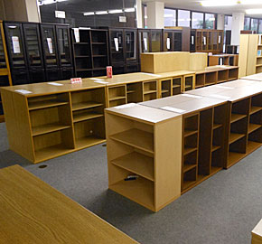 小島工芸　東京ショールーム　高級本棚・書棚展示